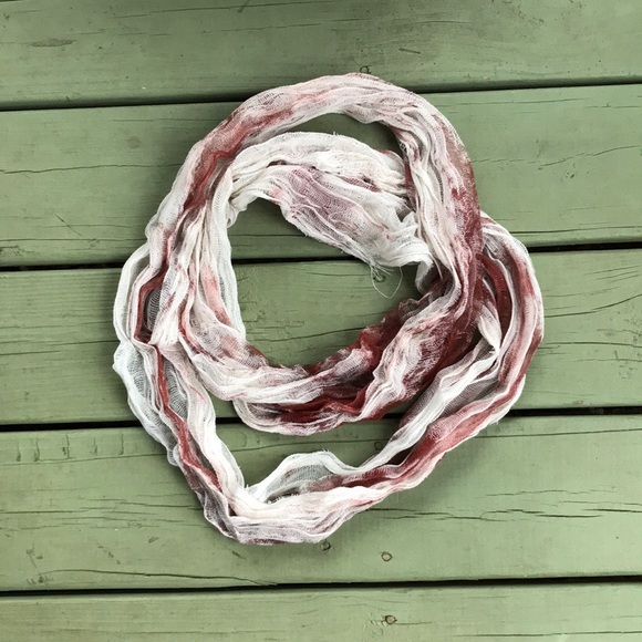 ๐๐๐ง๐ปโโ๏ธ๐งโโ๏ธ๐จBloody Infinity Scarf - Picture 1 of 4